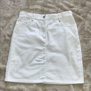 Ann Taylor White Knee-Length Pencil‎ Skirt